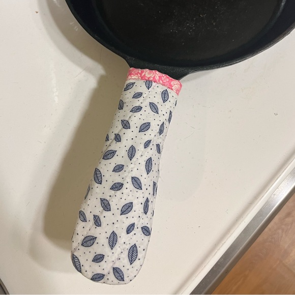 Pot and pan handle holders - Picture 5 of 8